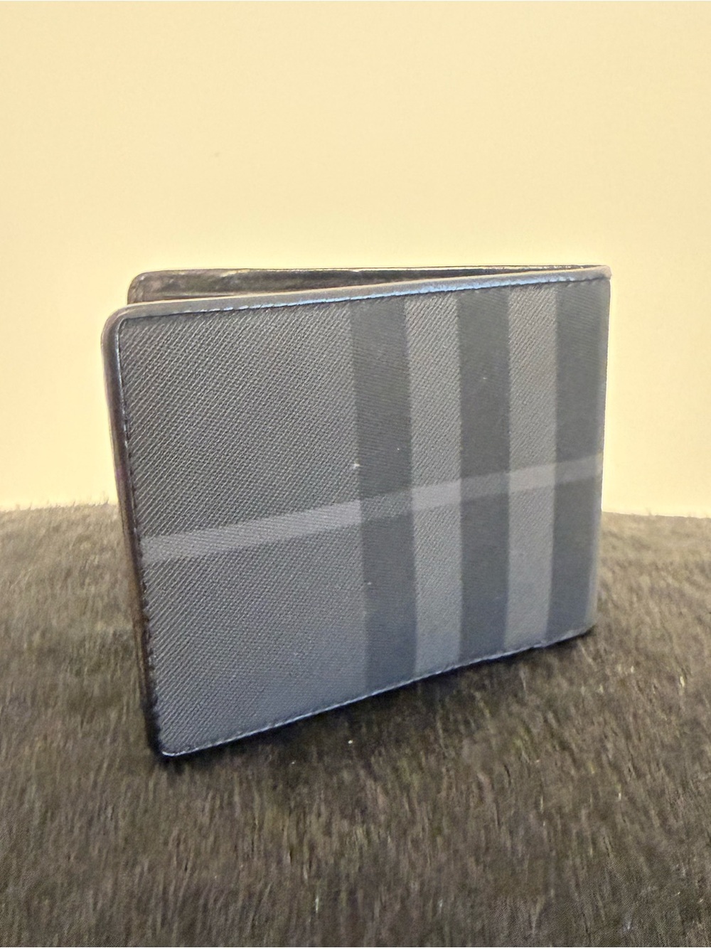 Authentic Burberry Plaid Men's Gray Black Canvas & Leather Bifold Wallet